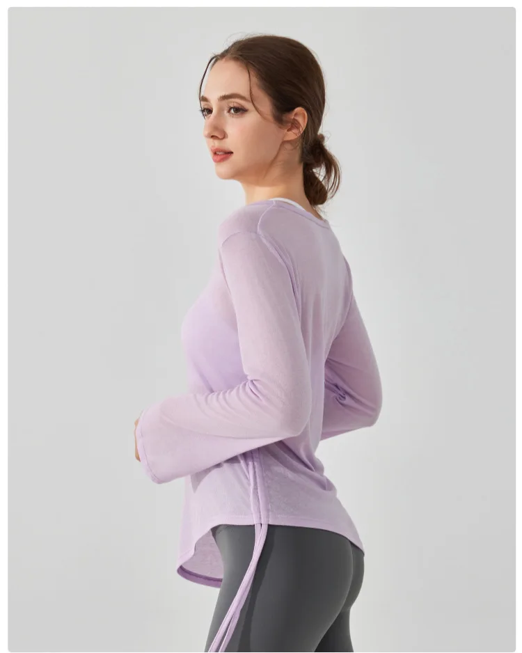 Sporttop mit Kordelzug und Falten für Damen, locker geschnitten, langärmelig, hüftbedeckend, unregelmäßiger Schnitt, geeignet für Pilates, Fitness und Yoga. – Detail 12
