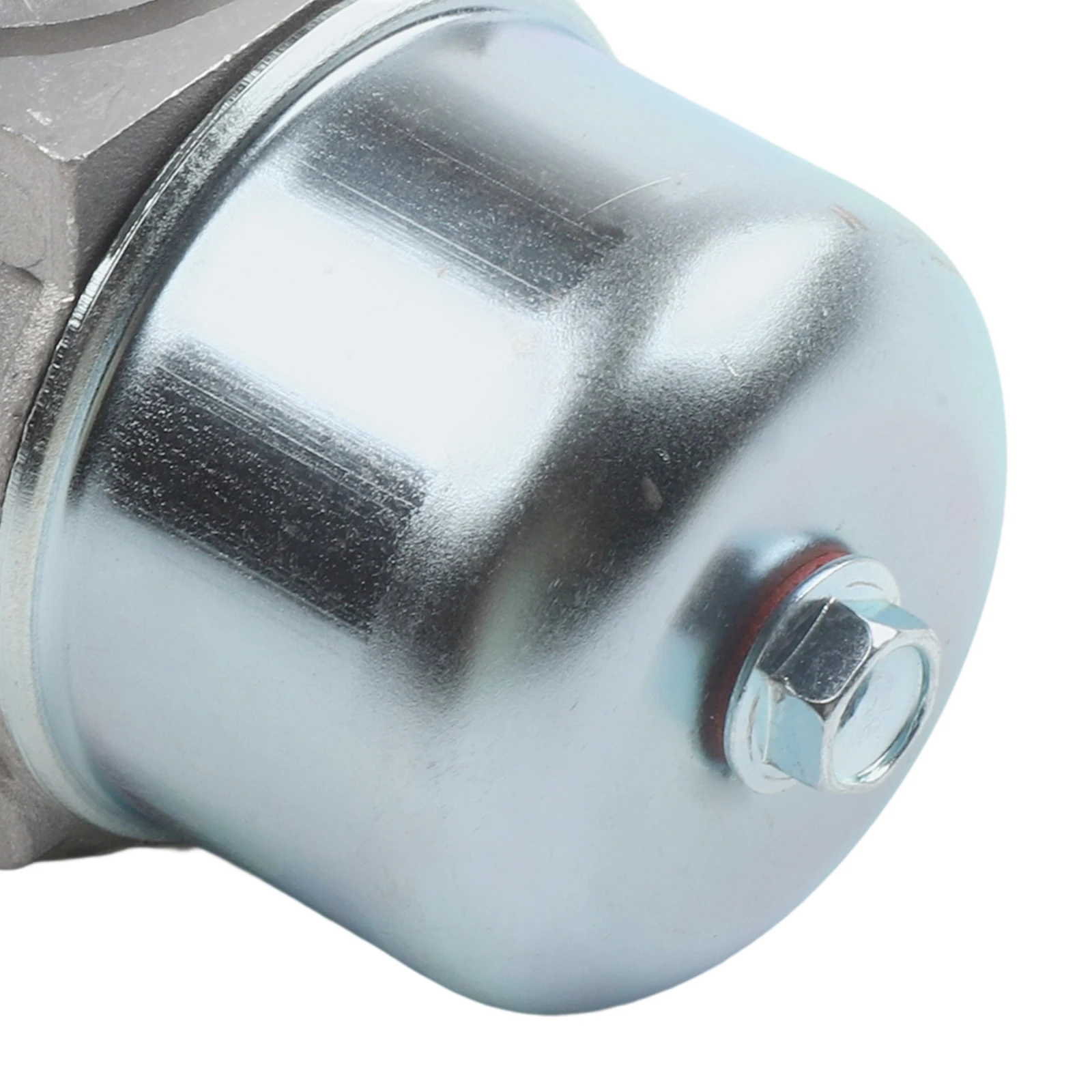 Carburatore del flusso di carburante Carburatore Trattore da prato Manutenzione per la cura del prato Compatibile con il modello 699831 Include guarnizioni e parti