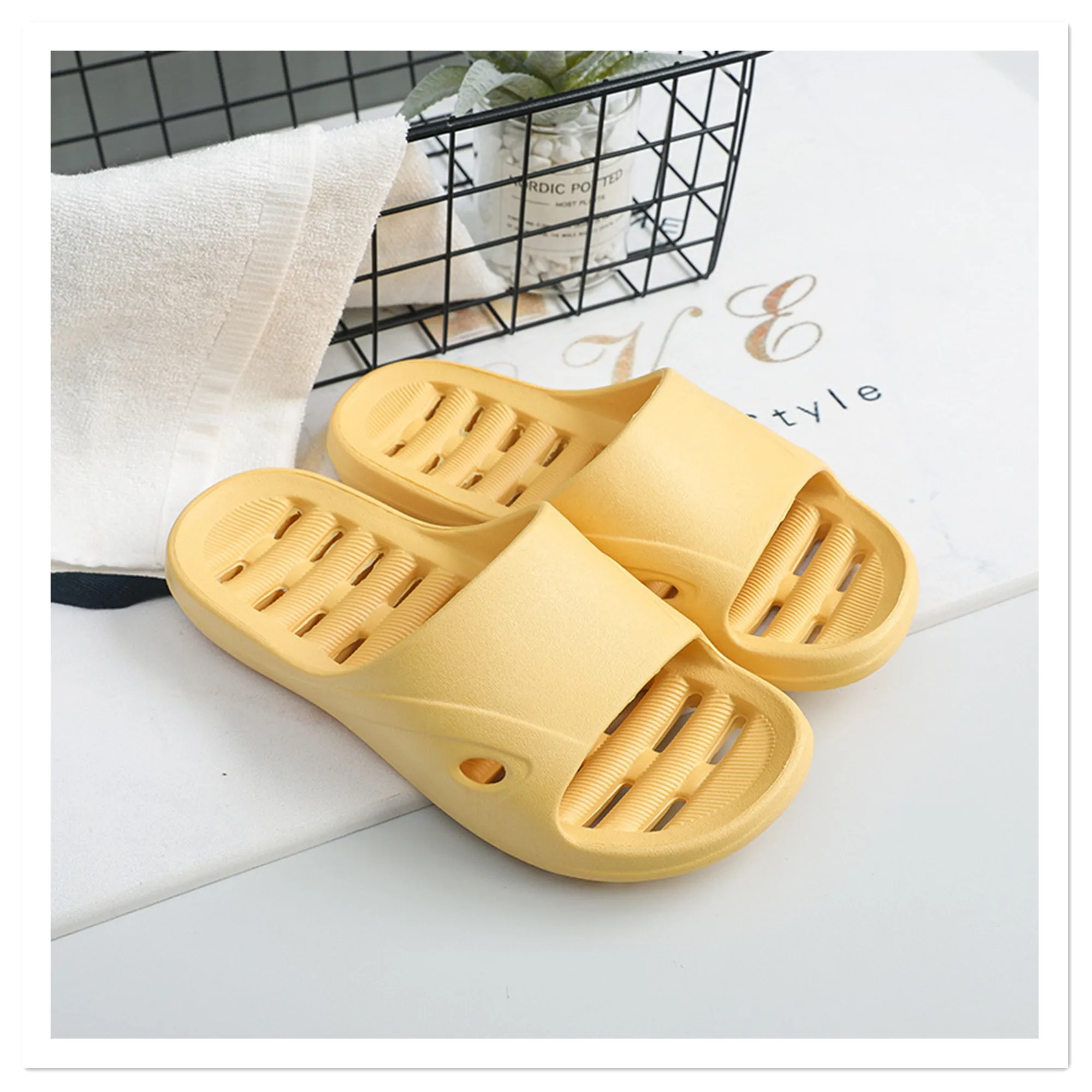 

Wholesale of children's slippers, bathroom, non-skid indoor, boys and girls' water leakage, quick drying, hollowed out shower, l