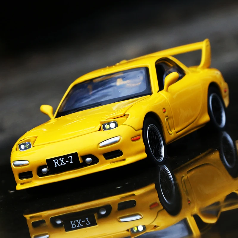 1:32 Mazda RX7 Alloy Sports Car Model Diecasts Metal Toy Vehicles Car Model Sound and Light High Simulation Childrens Toys Gift