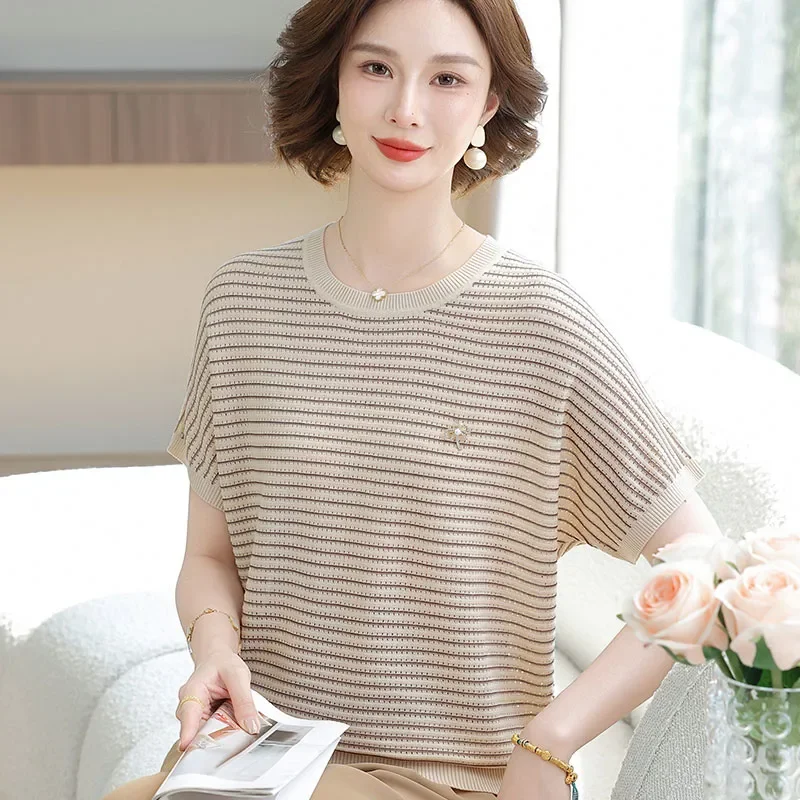 

Женская черно-белая полосатая блузка с коротким рукавом и круглым вырезом, вязаный повседневный топ с вышивкой