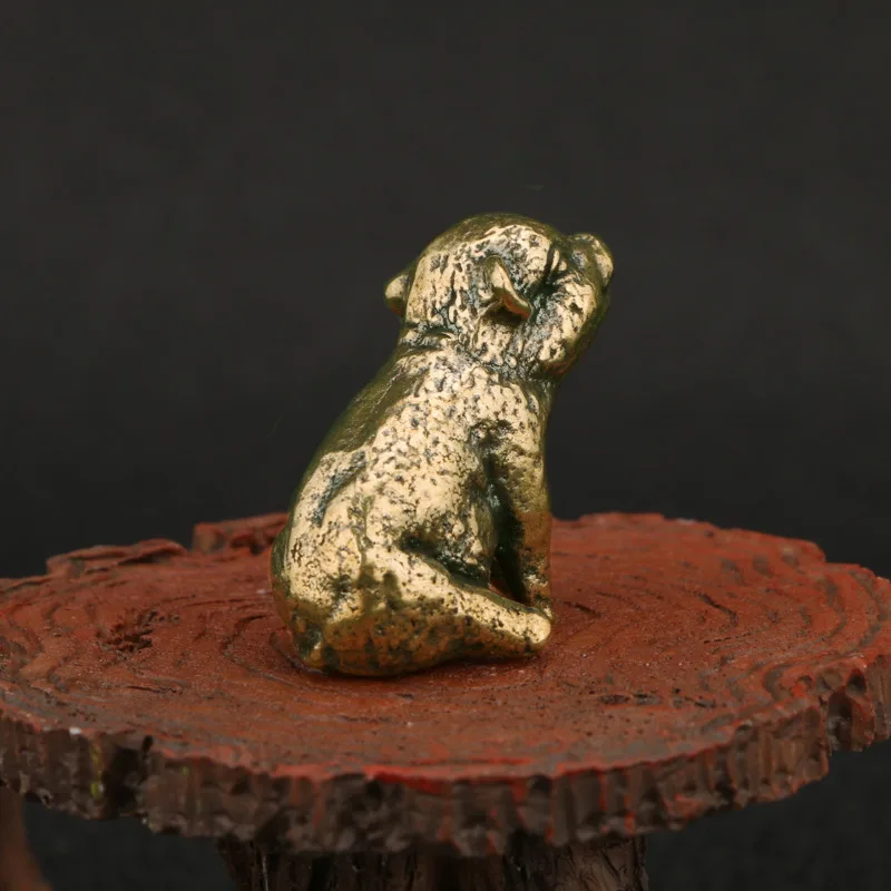 Antique Copper Is Used To Gather Wealth. Piglet Brass Ornaments. The Chinese Zodiac. Piglet Bronze Ornaments. Crafts