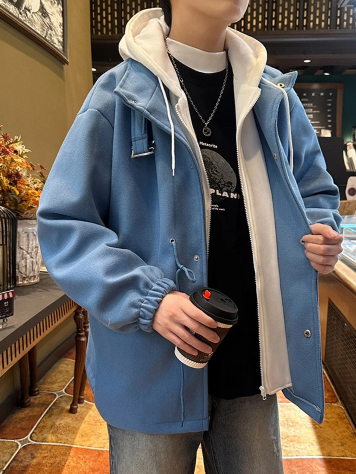 

Мужская куртка на молнии из шерстяной смеси: практичность, функциональность, польза, преимущества, ценность, достойность, важность, значимость.