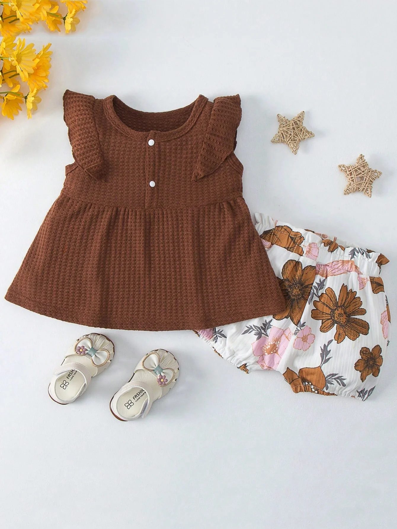 

Однотонный топ трапециевидной формы с рюшами для маленьких девочек, шорты с цветочным принтом, комплект из двух предметов для лета