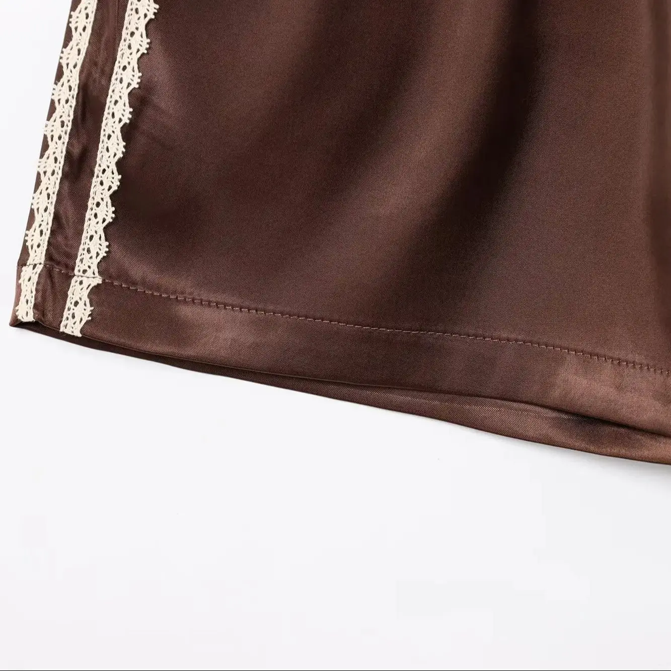 디이지 여성 2025 여름 신상품 패션 레이스 실크 질감 반바지 캐주얼 밴딩 허리 다용도 반바지 여성용