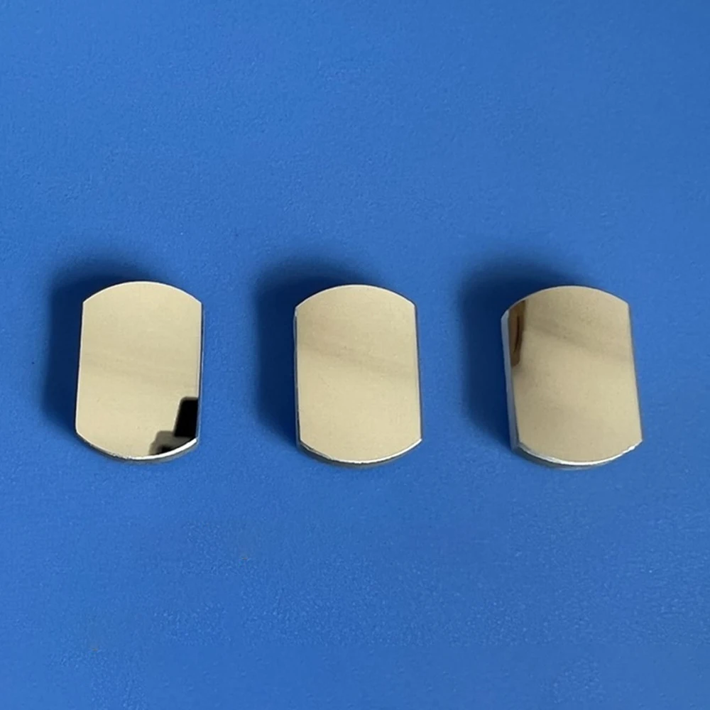Rectangular flat concave aluminized reflector 15x10mm F25mm Radius of curvature R=49.7mm Protective aluminum plating