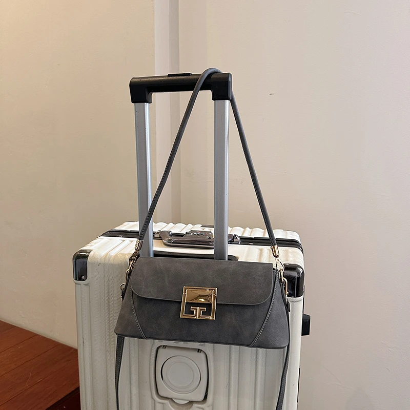 กระเป๋าสะพายไหล่ผู้หญิงคุณภาพระดับพรีเมียม กระเป๋าถือหนังวินเทจสุดหรู กระเป๋าสะพายข้างระดับไฮเอนด์ ดีไซน์คลาสสิก