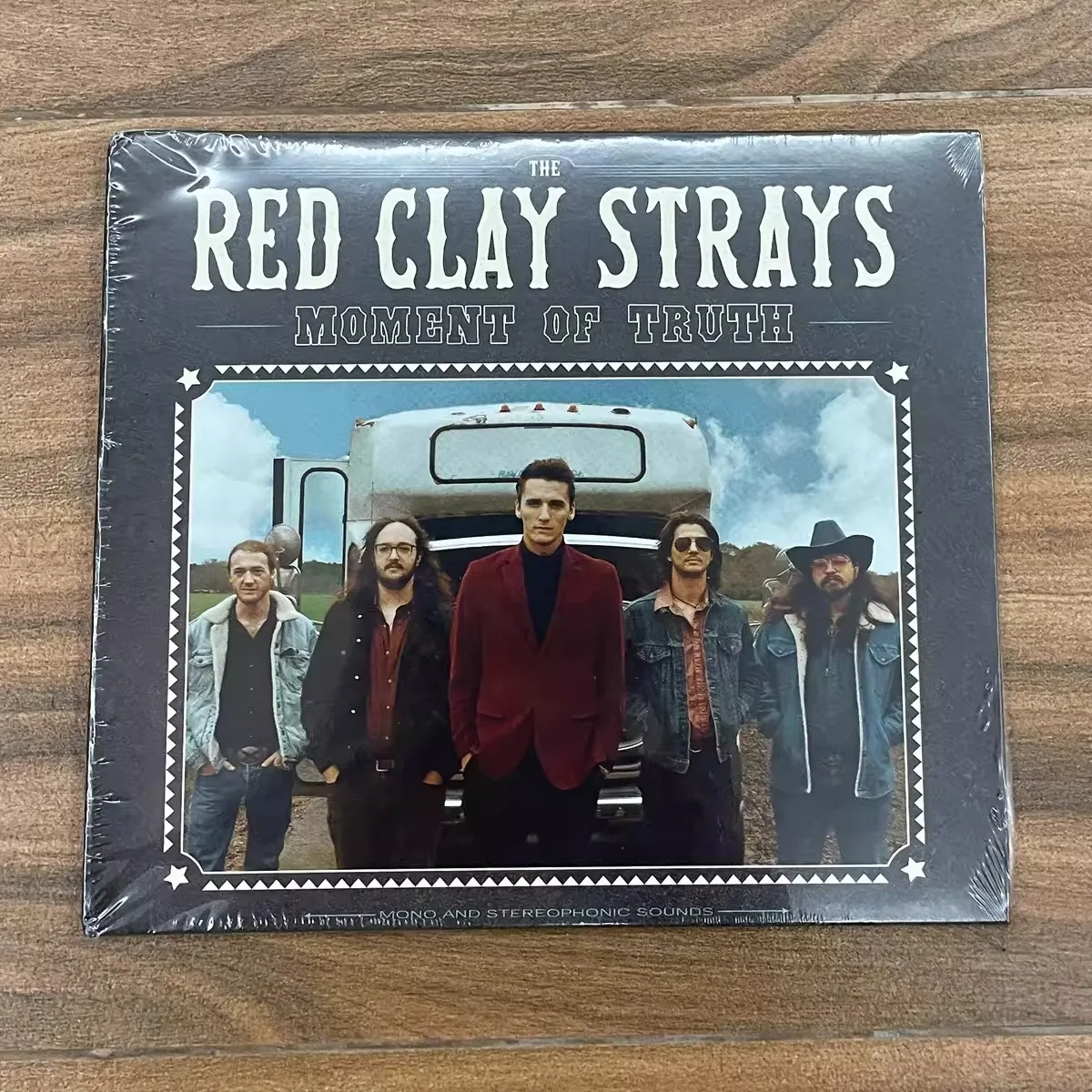 The Red Clay Strays Moment of Truth – Country & Southern Roc