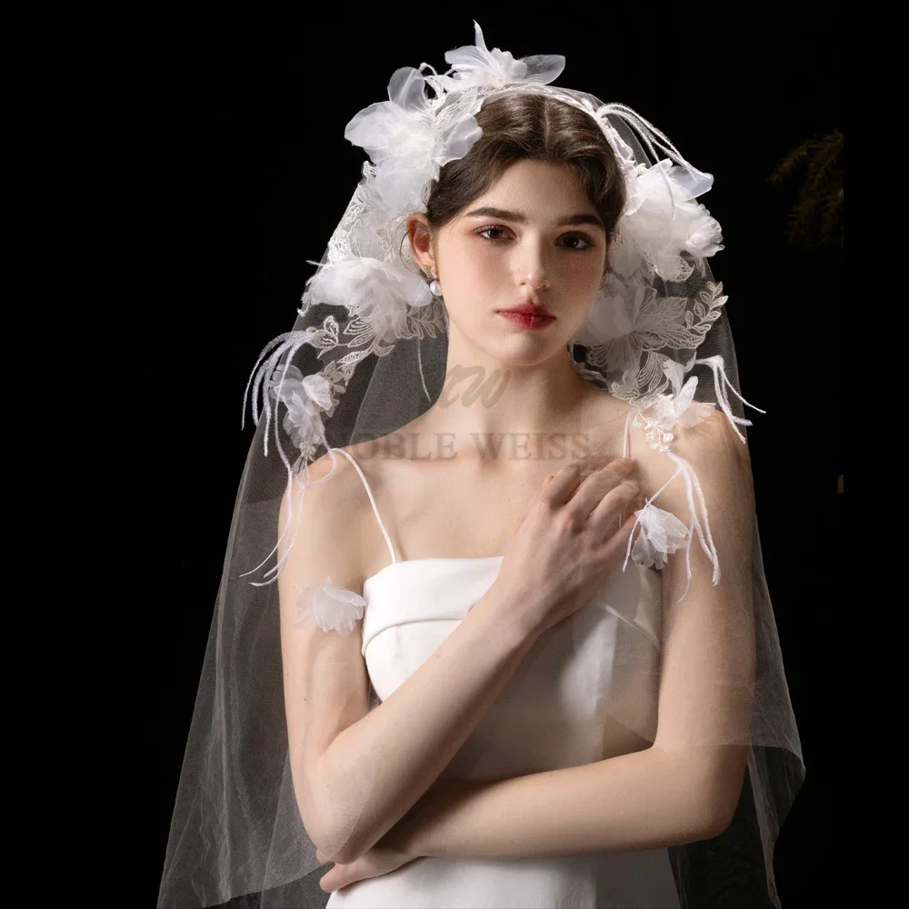 

3D Flowers Wedding Veil Feather Bridal Veils With Comb Customized