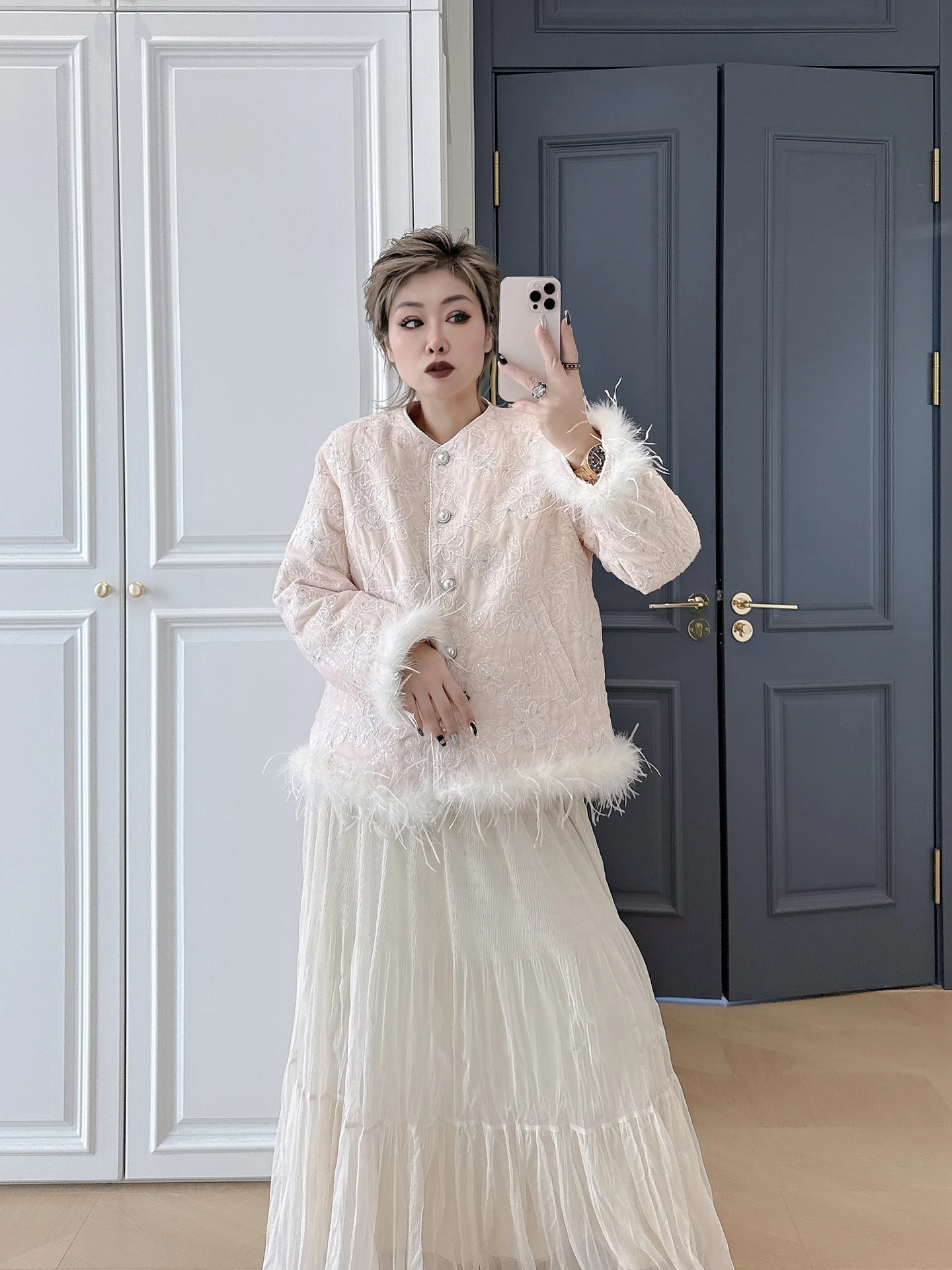 

Элитная утепленная женская хлопковая куртка большого размера, новая зимняя модная верхняя одежда для полных женщин, в национальном стиле, новинка.