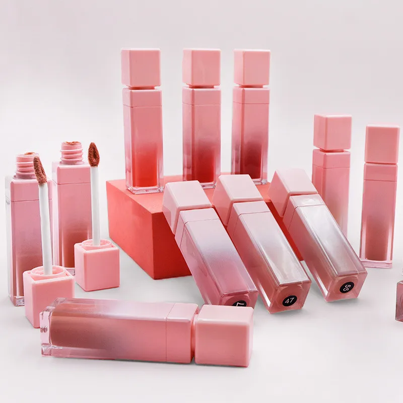 ขายส่งสีชมพูลิปกลอสโลโก้ที่กําหนดเองมังสวิรัติ Glitter Lipgloss Clear Nude สีแดง Liquid ลิปสติกเครื่องสําอางผู้ขายจํานวนมาก