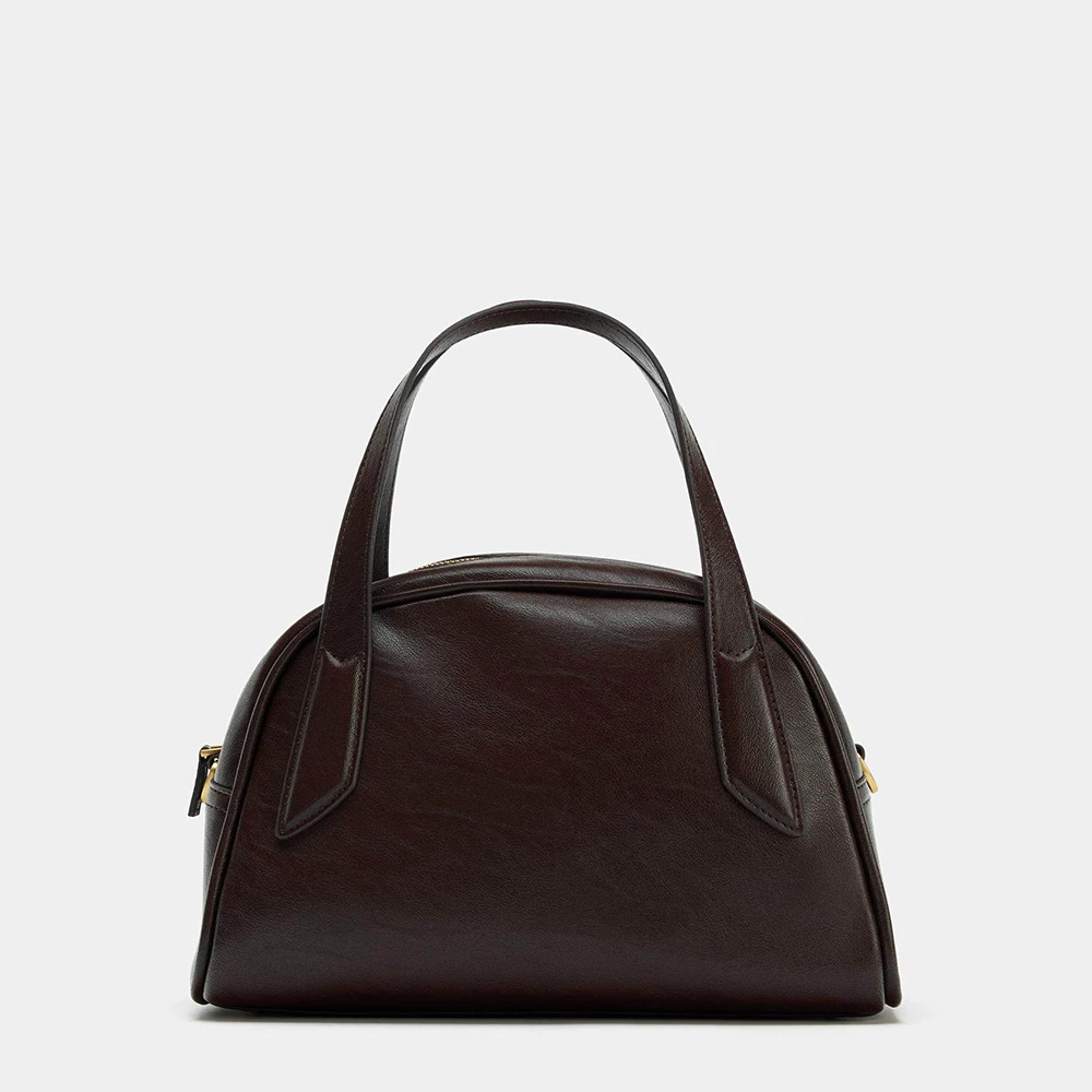 おしゃれな都会風シンプルスタイル レディースショルダーバッグ 2026年トレンド ハンドバッグ 軽量 高級感 テクスチャ クロスボディ ピローバッグ 新作