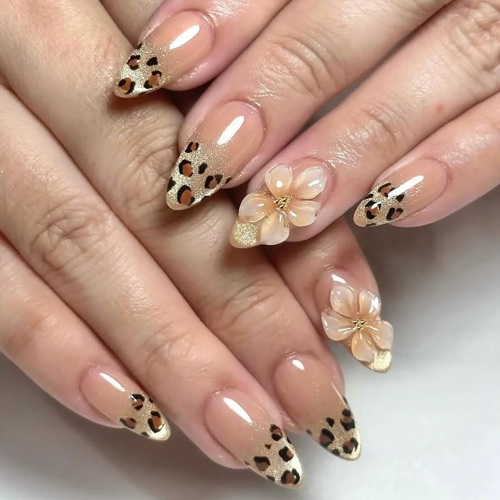 

Wearing Armor Almond-shaped Gradient Leopard French Flash Cat's Eye 3D Glue Dropping Flower Removable Fake Nail