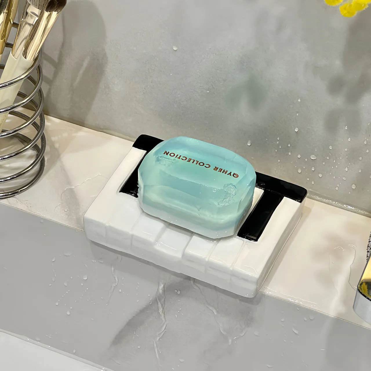 Creative Piano Key Ceramic Soap Dish Drainable Soap Holder Black White Piano Pattern Soap Tray Bathroom Decor Accessories
