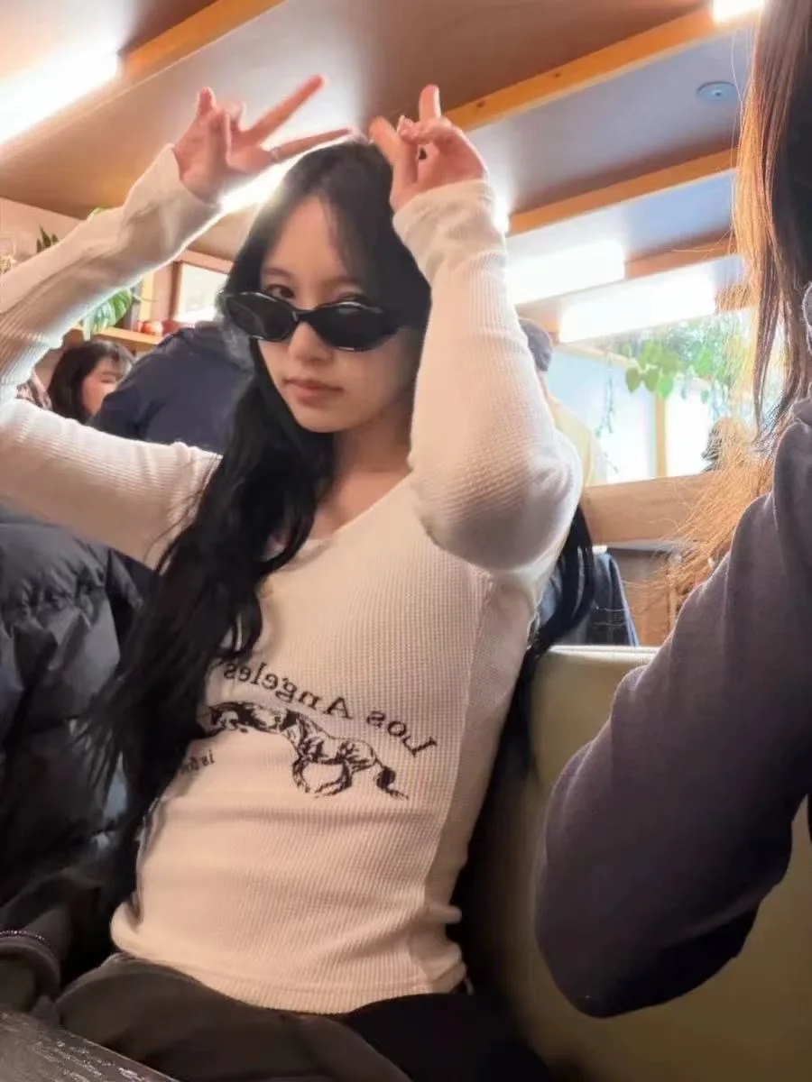 

Женская модная футболка Slim Fit с длинным рукавом и U-образным вырезом, с узором «Вафля», из смесового хлопка, коллекция Glowny Zhao Meiyang Name Well South Hat