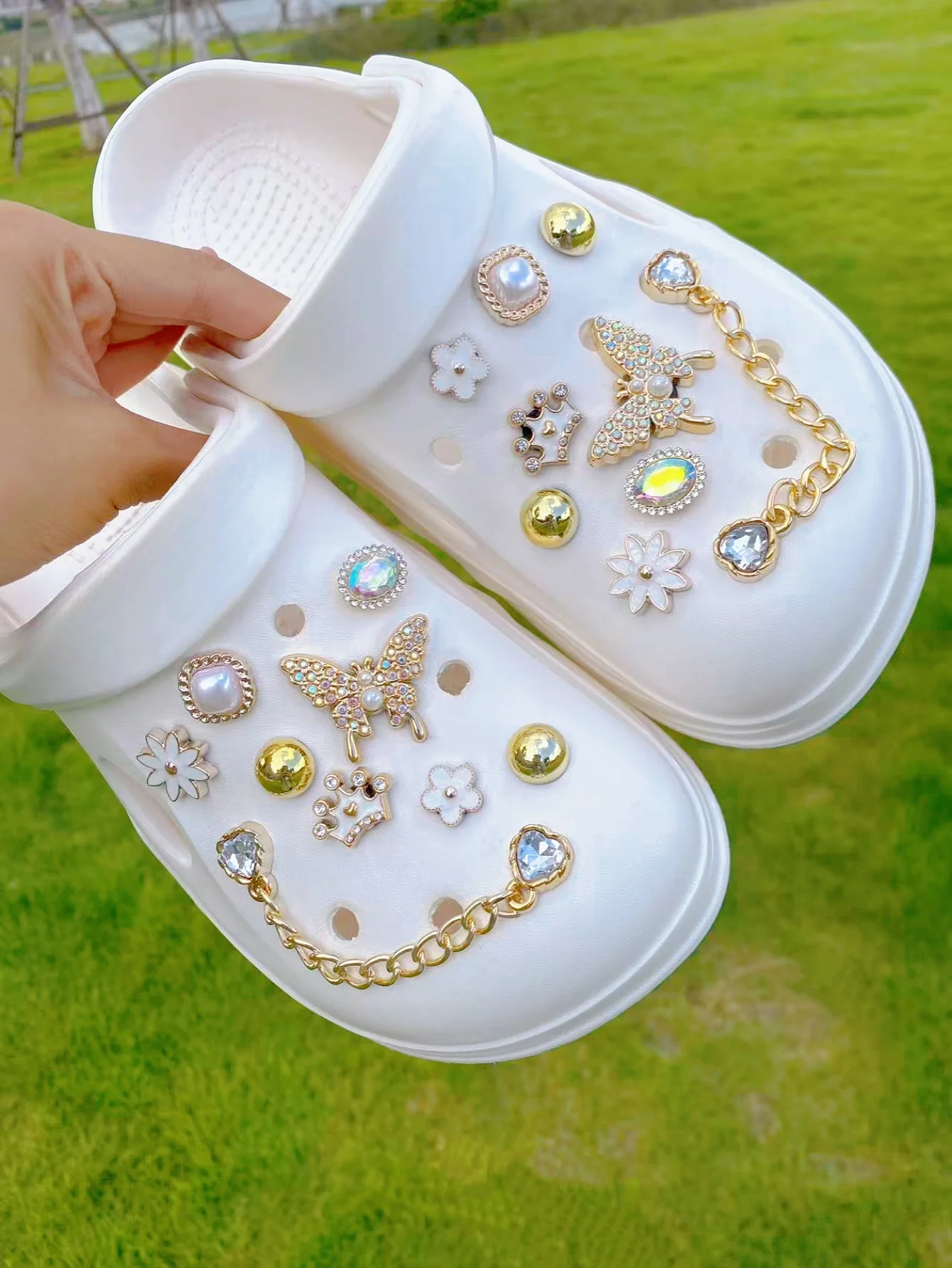 

18 модных золотых бриллиантовых цепочек в форме сердца, бабочка, корона, маленький цветок, пряжка для обуви из золотых бусин, декоративные предметы своими руками,