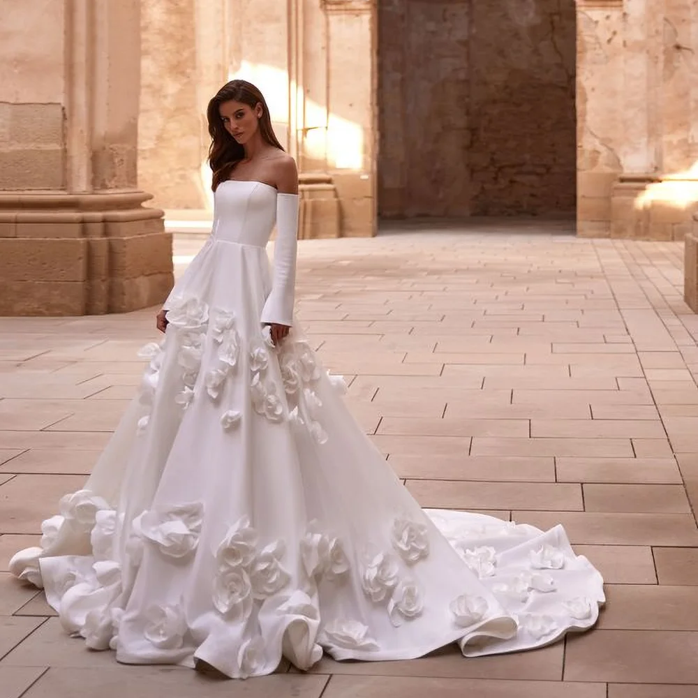 Preciosos vestidos de novia blancos con flores en 3D, vestidos de novia drapeados con mangas acampanadas sin tirantes a la moda, vestidos de novia elegantes con cola de corte