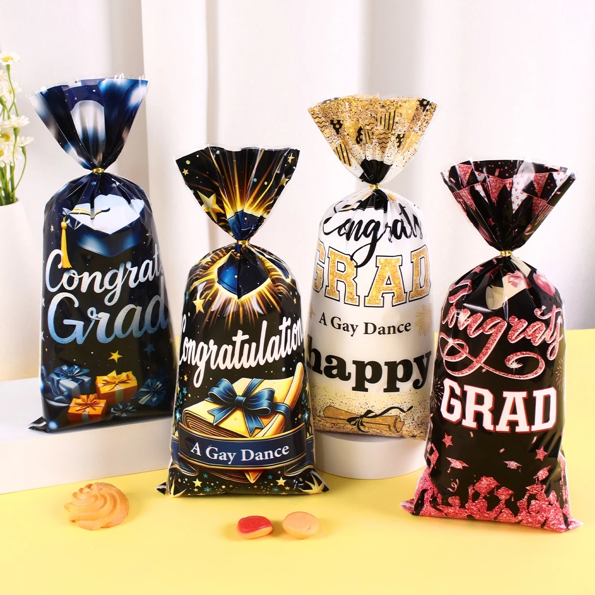 25/50/100pcs 2025 Graduation Gift Bags with Bachelor's Hat D