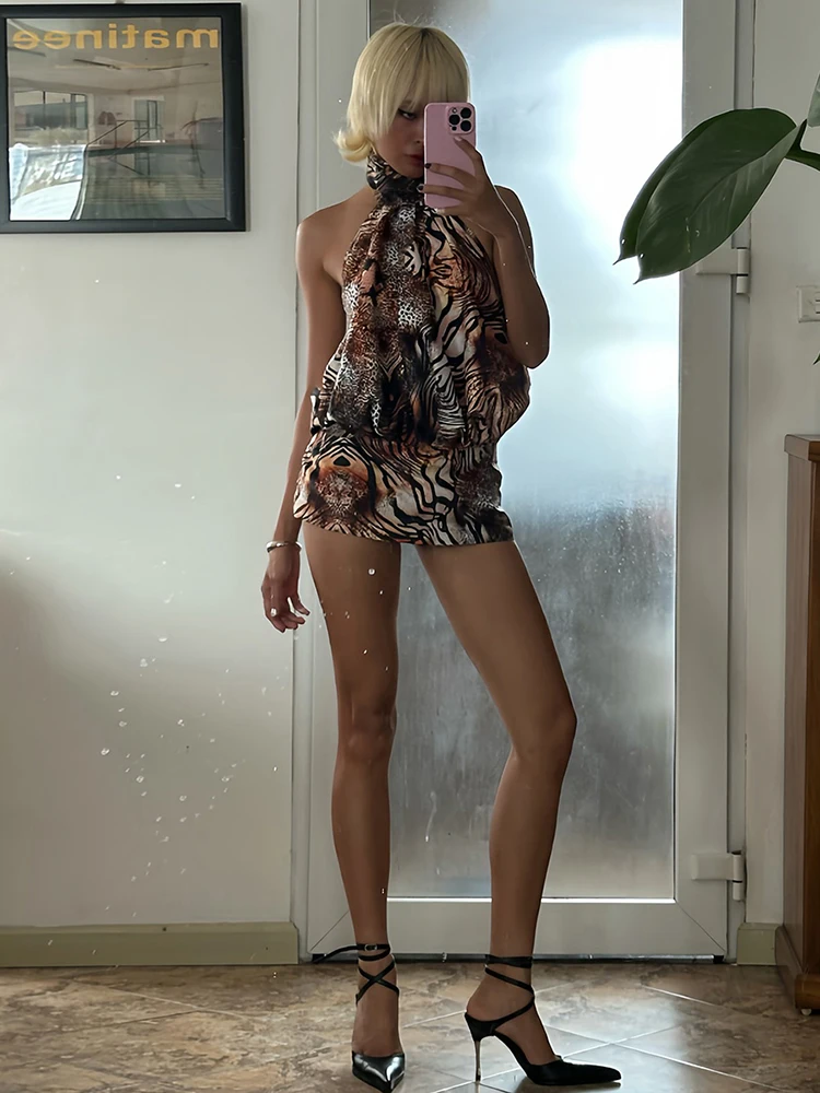 Seksowna sukienka mini typu halter z tygrysim wzorem, odkryte plecy, golf, elegancka, prosta, obcisła, podkreślająca biodra, idealna na ulicę i do klubu.