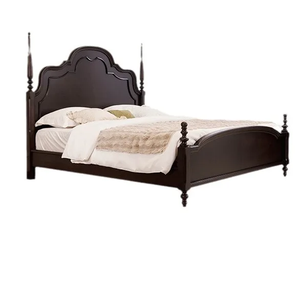 Cama medieval de madera maciza de roble rojo.