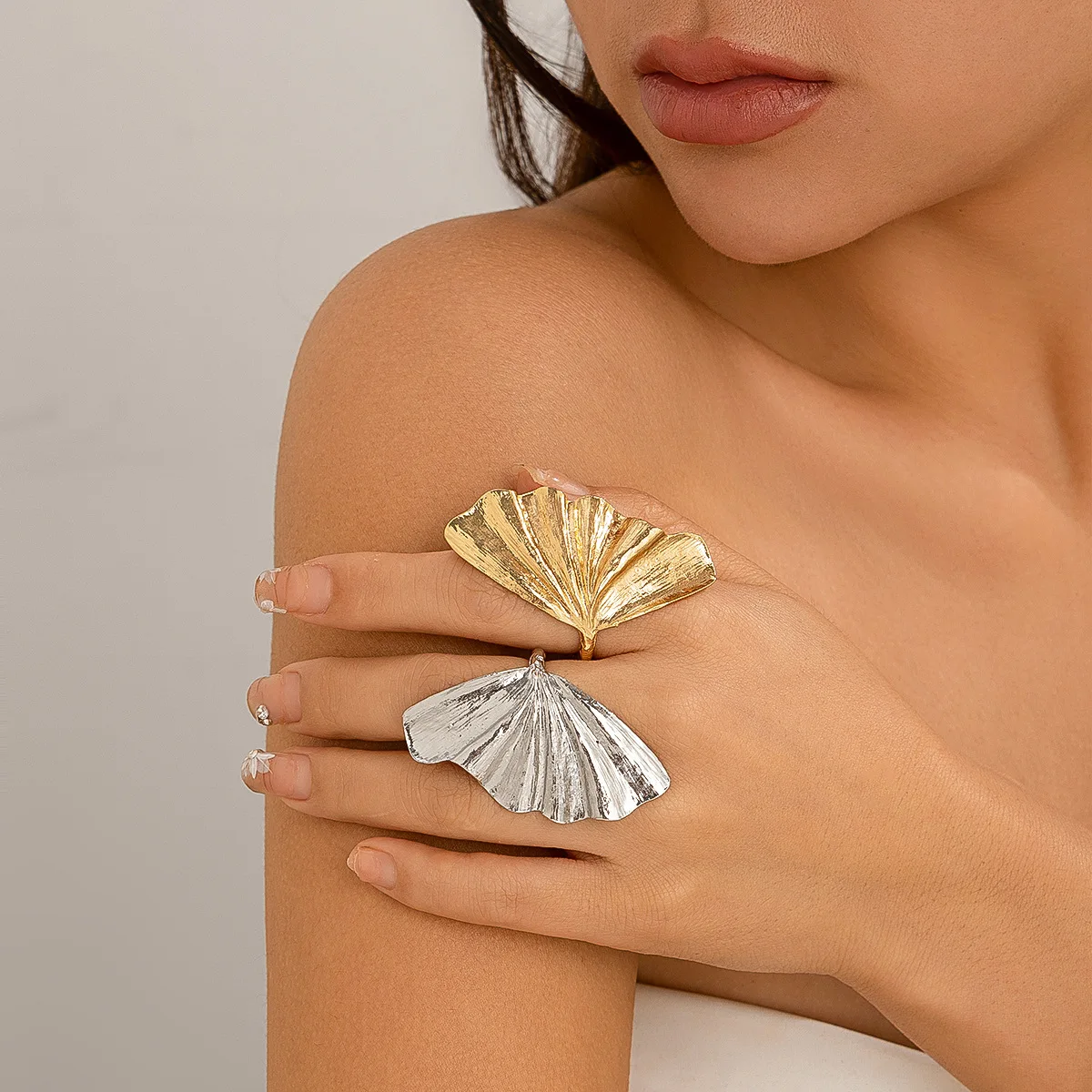 Rings Dainty Ginkgo Leaf Pattern Alloy Metallic Finish Aesthetic Sweet Feminine Finger Jewelry for Women Dating Outing Wear