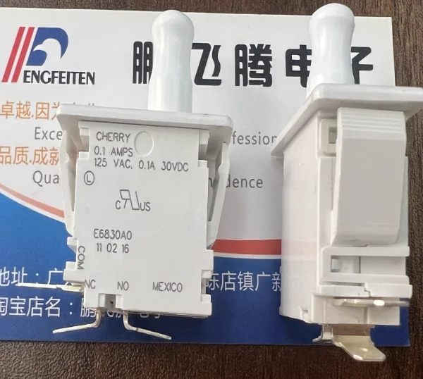 1PCS E6830A0 0E68-30A0 refrigerator switch 3-pin reset unlock key switch 0.1A