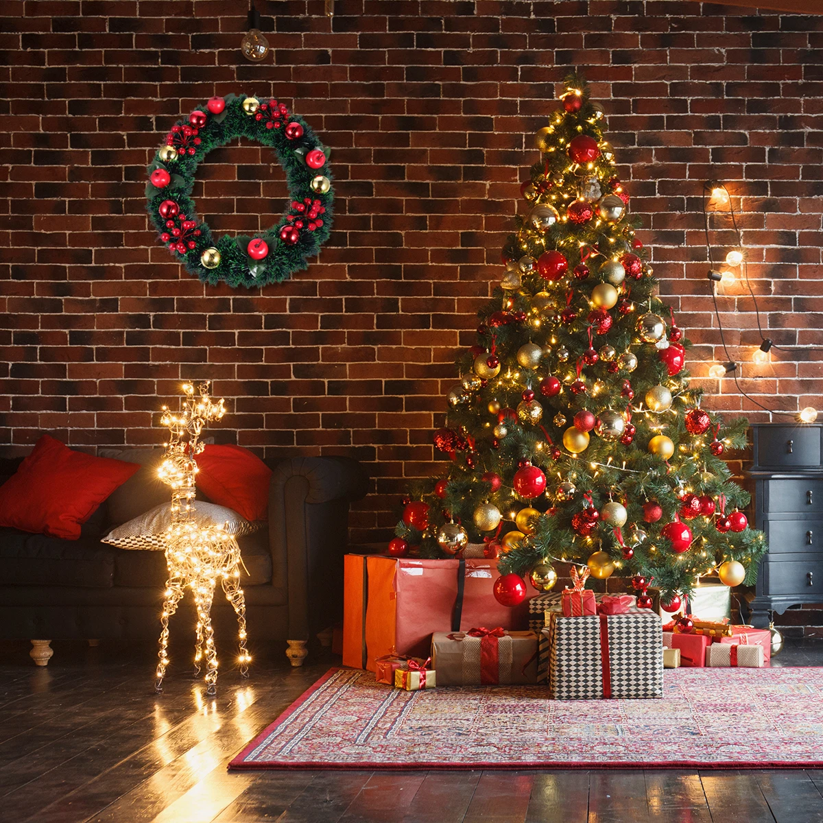 

1Pcs Artificial Christmas Wreath Apple Pine Cone Lightweight Hanging Ornament Party Holiday Home Decoration Beautiful Wreath