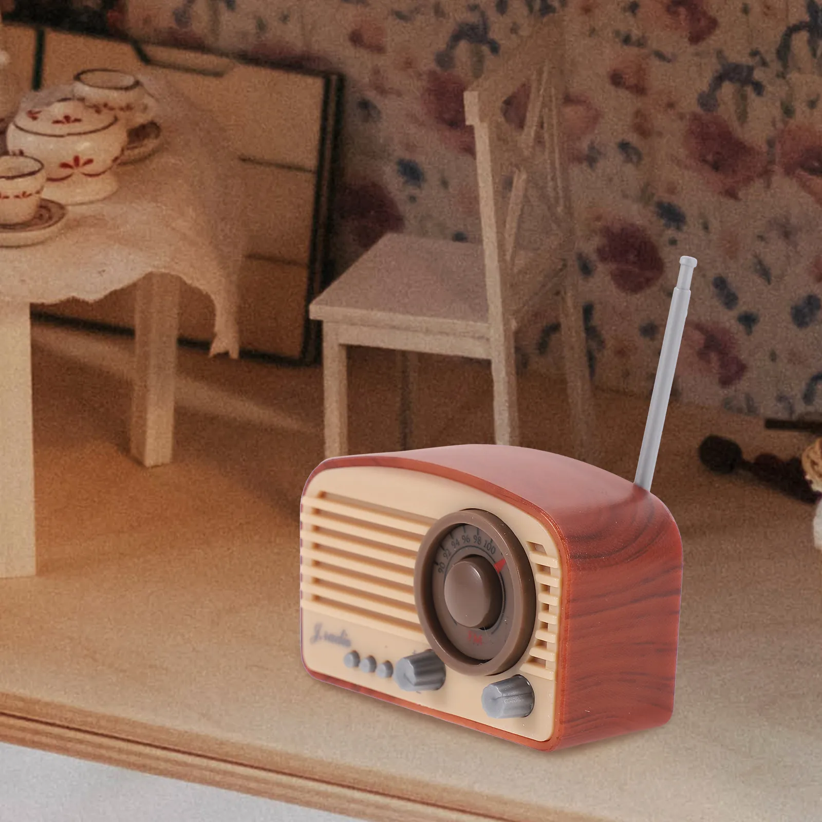 

Miniature Vintage Style Radio Simulation Craft Plastic Small Radio Decor for Mini House Desktop Garden Ornament