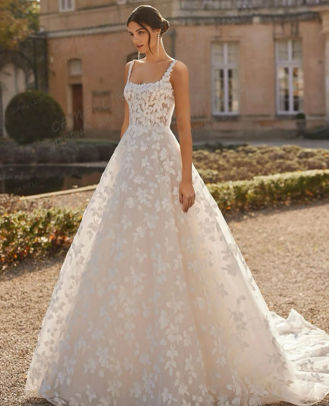 Luxe dentelle une ligne robes De mariée femmes sans manches dos nu Sexy robes De mariée balayage Train robes De Novia Tulle personnalisé