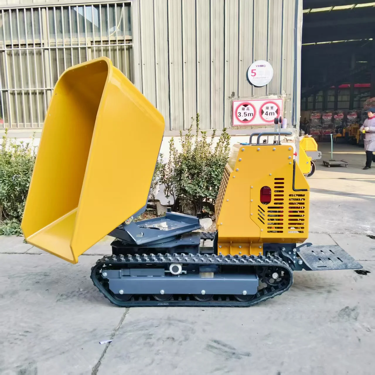 Mini Dump 1200kg Crawler Dumper Manual Tracked Dumper Small Dumper Agricultural Self Loading Hydraulic Truck Customization Sale