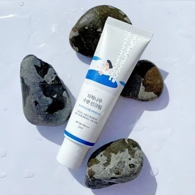 

Korean Birch Juice Moisturizing Sunscreen SPF50+ PA+++ Moisturizing Sun Cream Strong UV Protection Moist Essence Face Care 50Ml