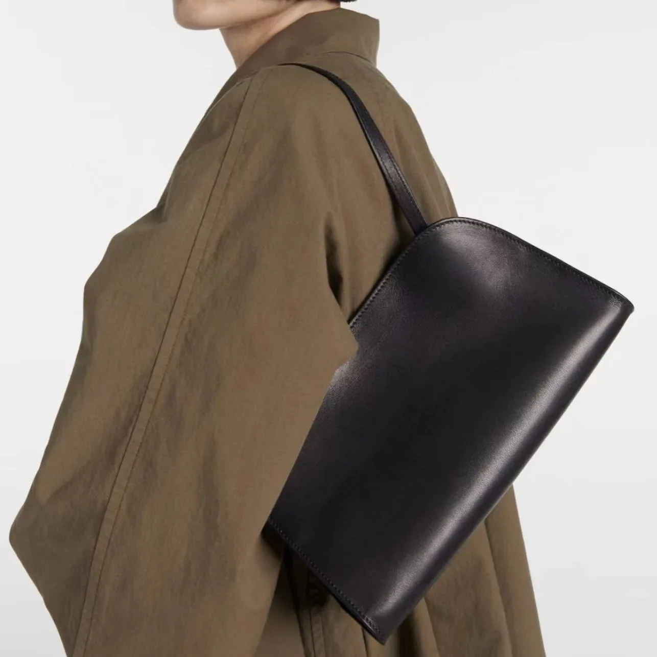 

2025 TR-Peggy high-quality genuine leather soft calfskin women's single-shoulder bag, simple French hand-held underarm bag