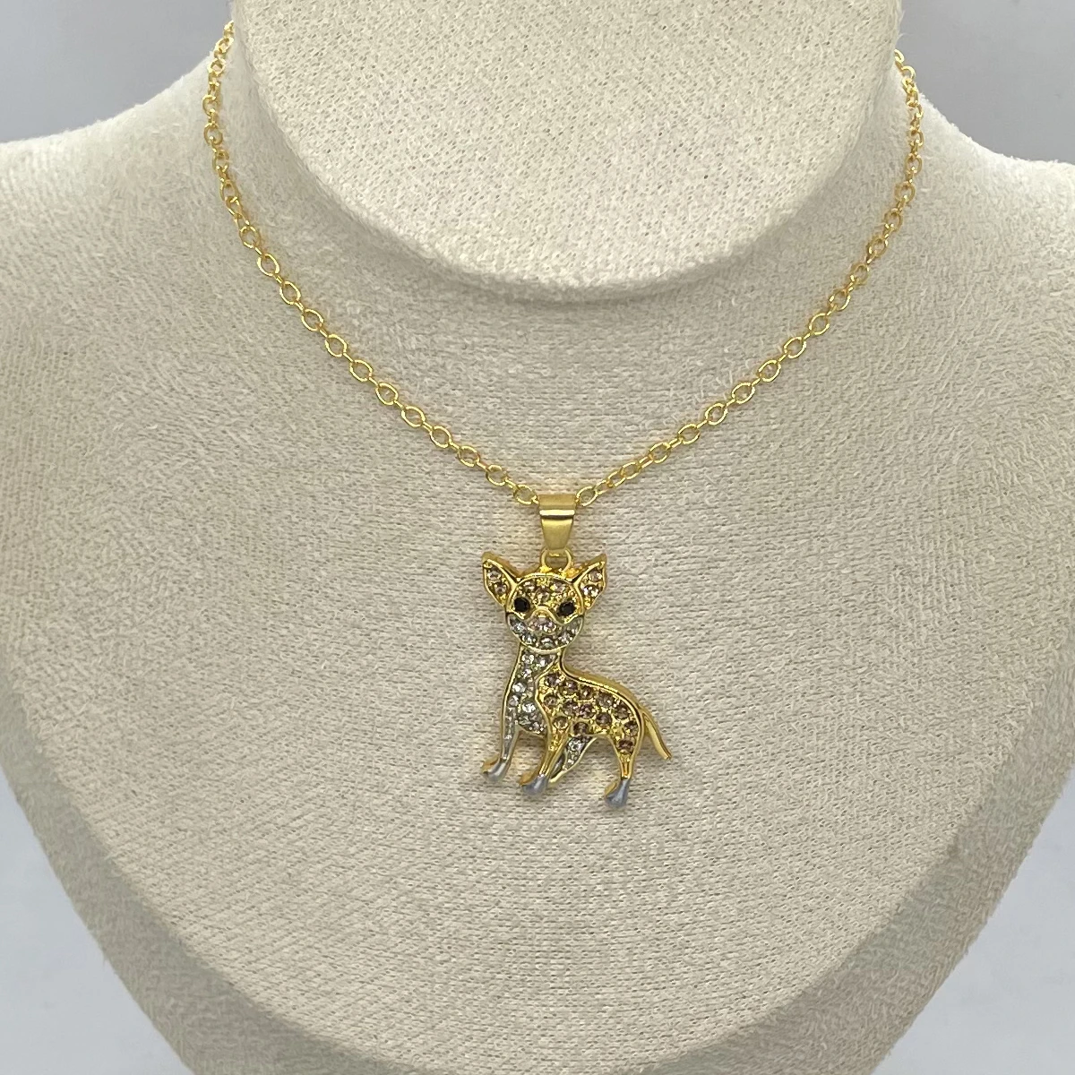 Creative Cute Golden Chihuahua Pendant Necklace for Women Exquisite Pet Puppy Jewelry Accessories Dog Lovers Holiday Gifts
