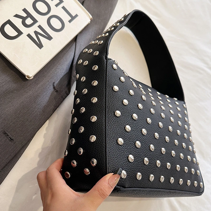 Modische Sling-Handtaschen, Shopper-Tasche, Nieten-Design, Hobo-Schultertaschen, 2024, schwarzer Punk-Stil, Unterarm-Schulter-Handtasche und Geldbörse – Detail 17