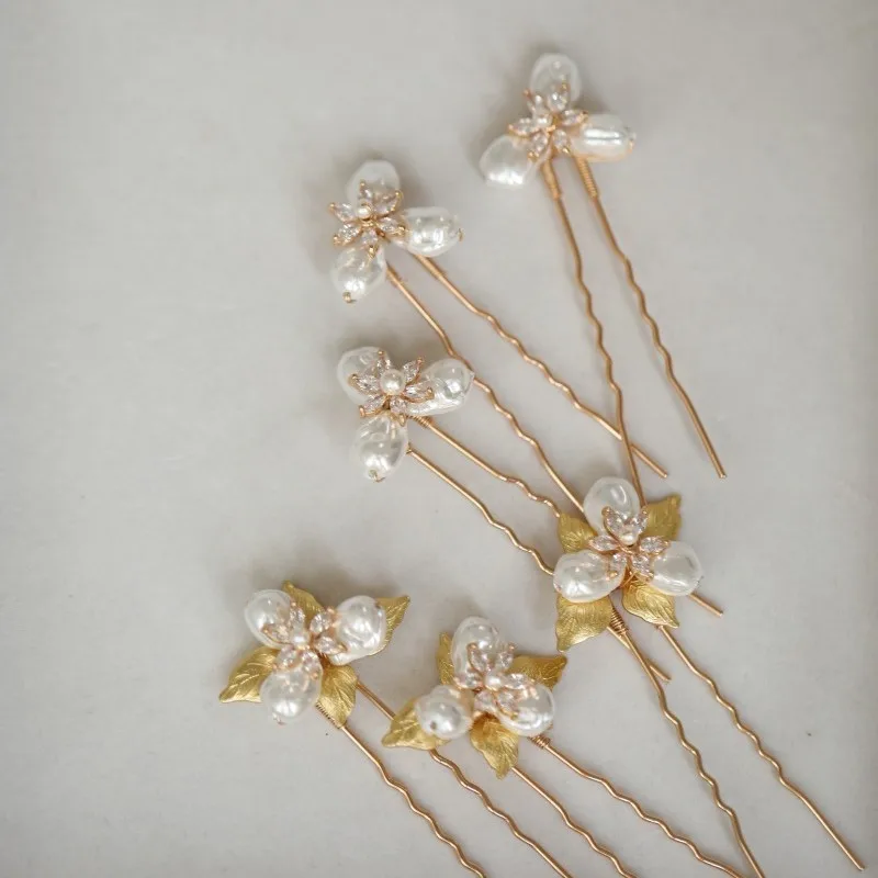 

SLBRIDAL Handmade Alloy Leaf Ceram Flower Freshwater Pearls Bridal Hair Pin Wedding Hair Sticker Women Jewelry Hair Accessories