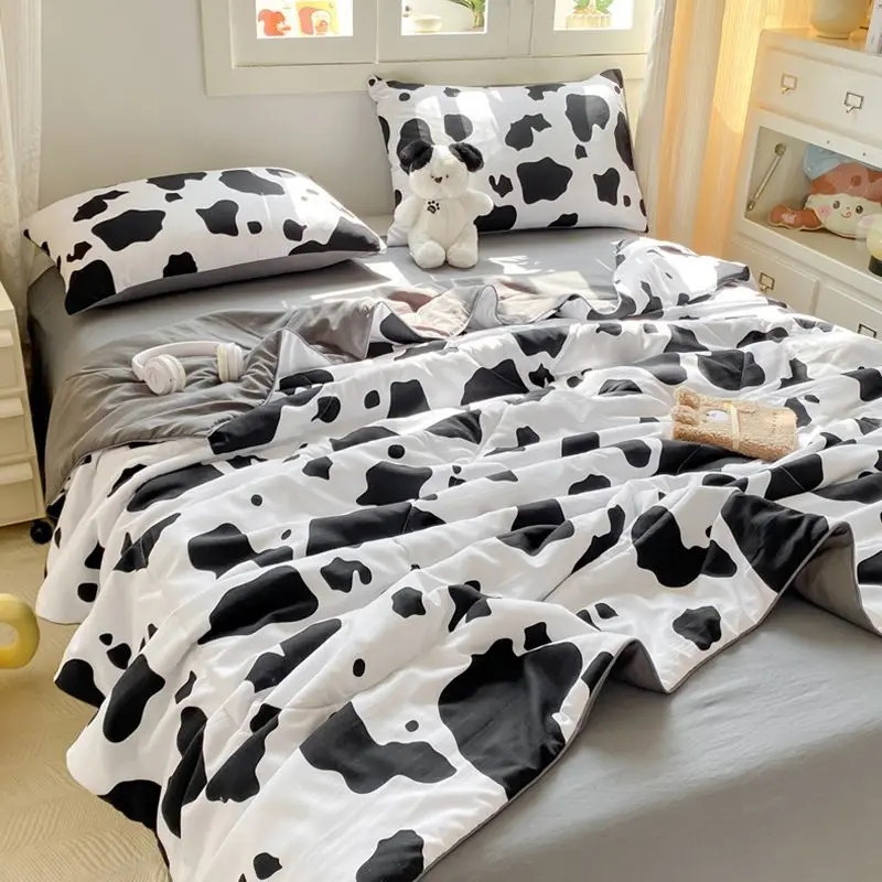 Nordic Style Cow Pattern Washed Cotton Summer Quilt with Air Conditioning, Machine Washable Summer Cool Quilt