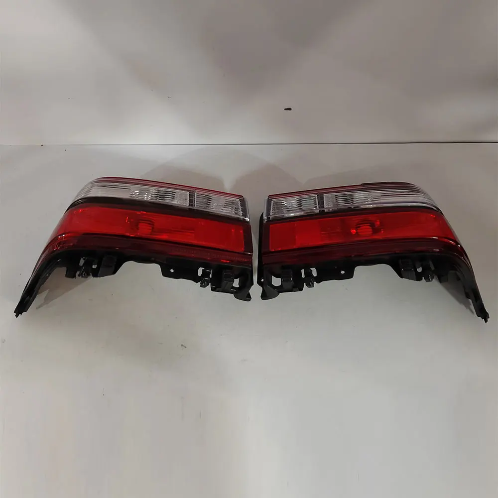 

A Pair Car Tail Light Rear Brake Lamp For Toyota Corolla AE100 AE101 AE104 1992 1993 1994 1995 81550-1A720 81560-1A630