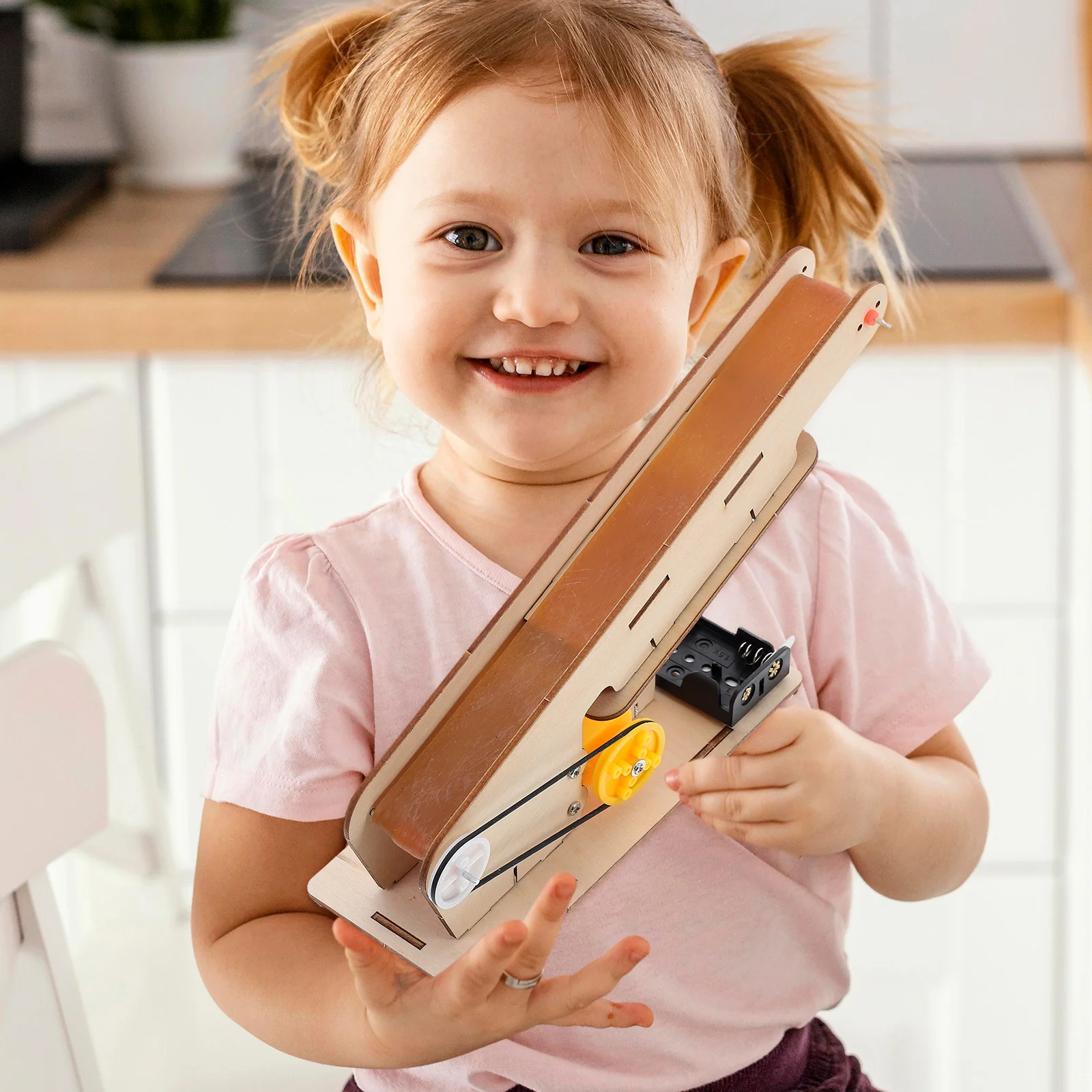 مجموعة علوم حزام الناقل الكهربائي مواد ذاتية الصنع لمشاريع تجربة جذع الأطفال تعزز تعلم كهرباء الفيزياء