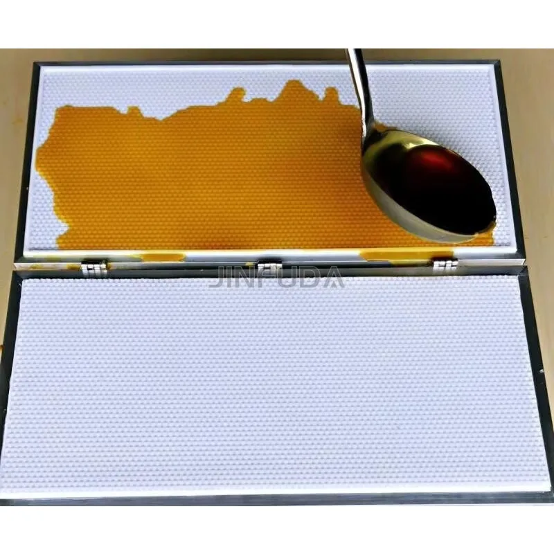 Equipamento de apicultura Máquina de gravação de pente de mel Máquina de base de cera de abelha para notebook