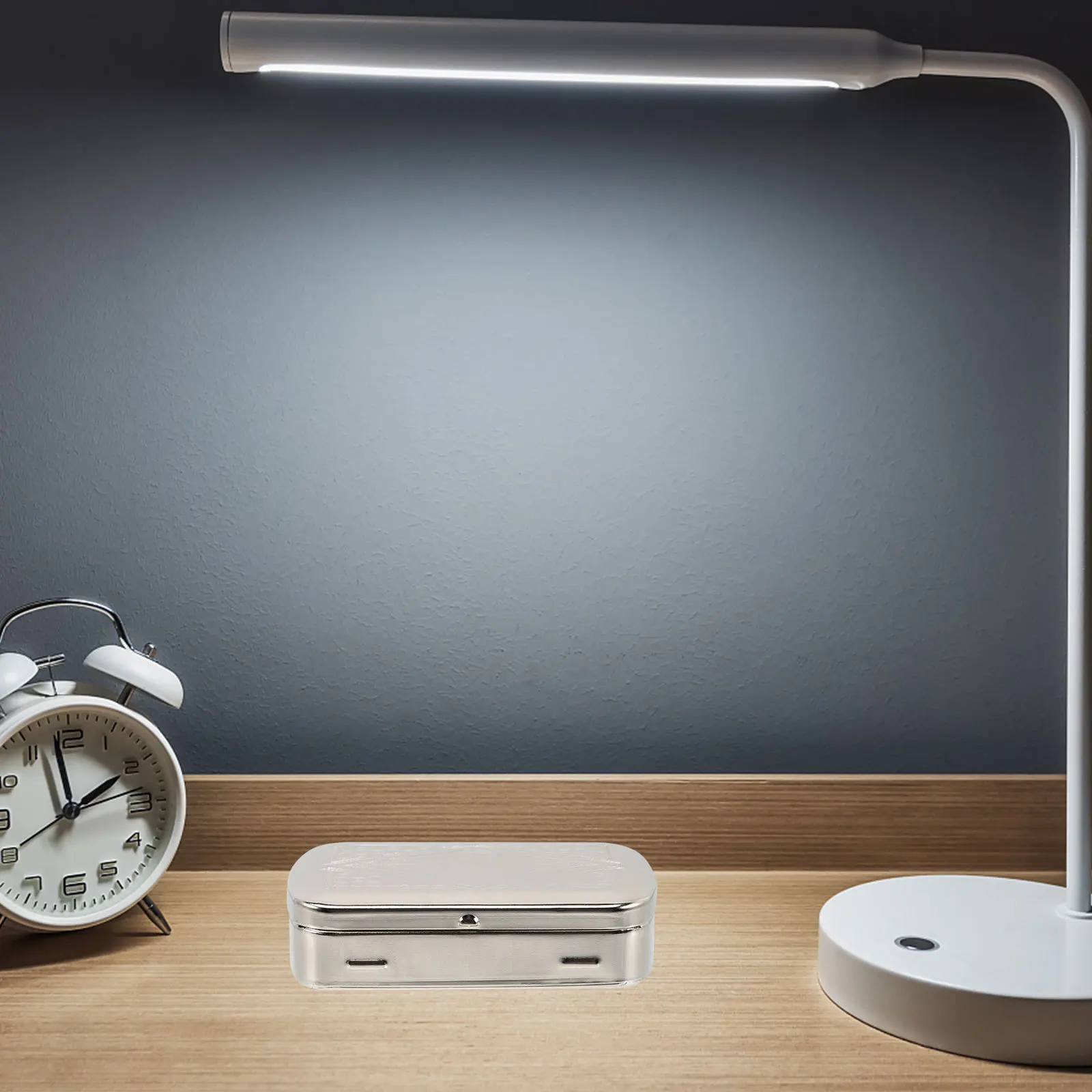 

Metal Case Large Capacity Scratch-Proof Portable Box For Men Vintage Stylish Cigarette Storage Accessory Decorative