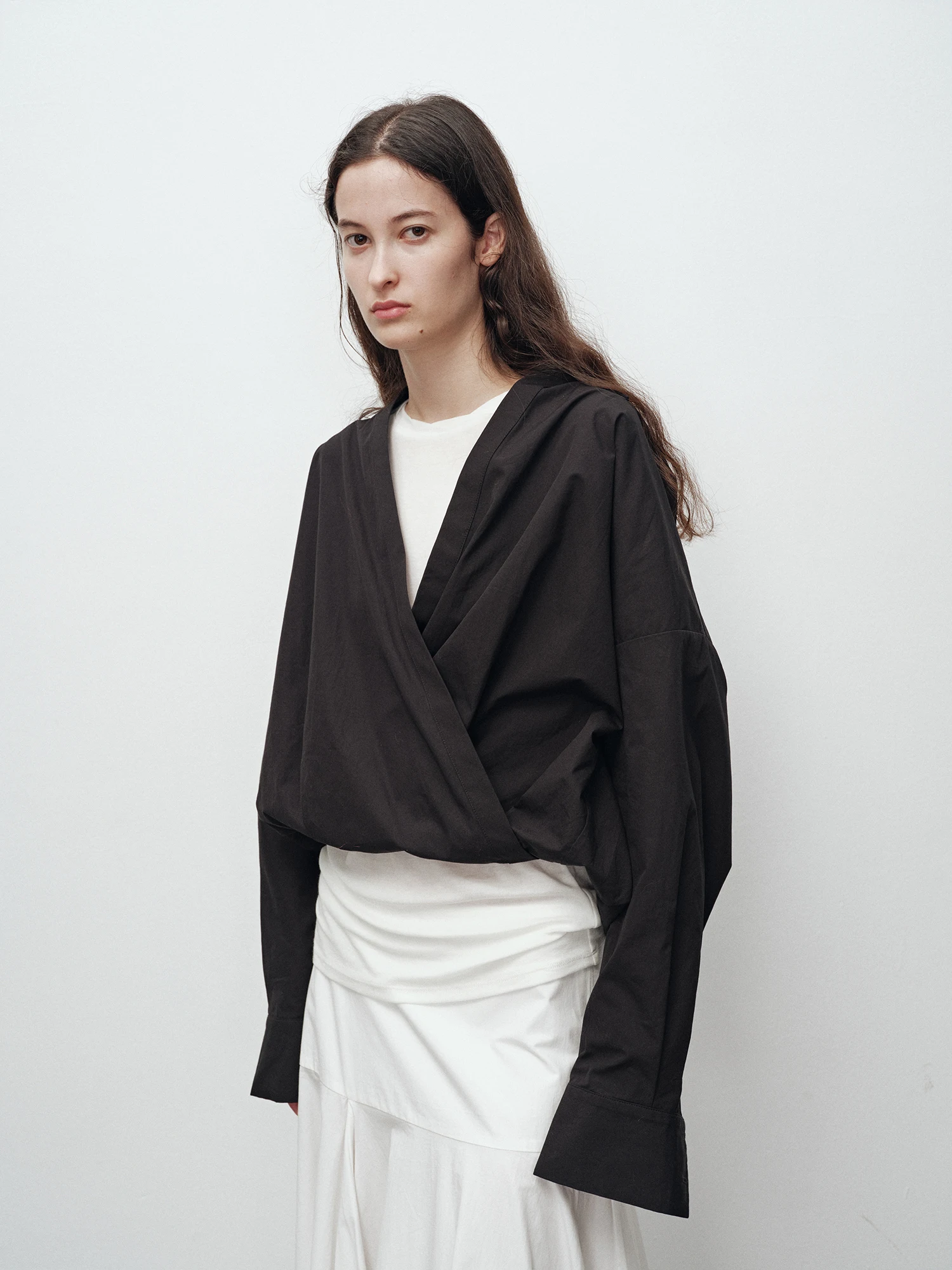 

Loose Fit Women's Cross-Over V-Ne Long Sve irt Bla Comfortable Draped Sle Casual Faion Spring Collection