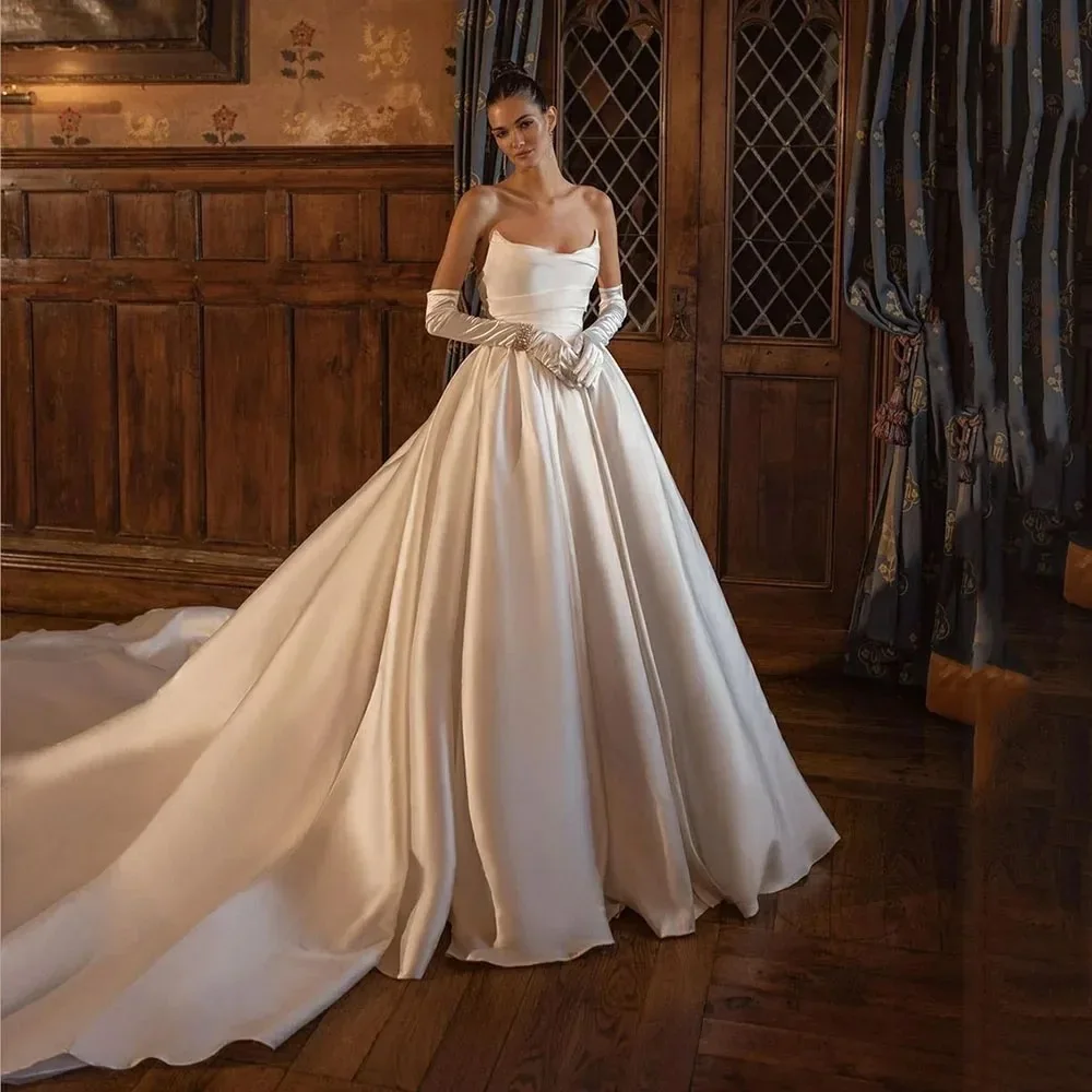 Elegant  Strapless Long Train Satin Wedding Dresses Zipper Back Women Church Bridal Gowns Customized Vestidos De Novia