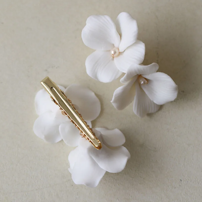 SLBRIDAL Handmade Ins Style Alloy Ceramic Flower Crystal Bridal Hair Clip Barrettes Wedding Headpieces Women Hair Accessories