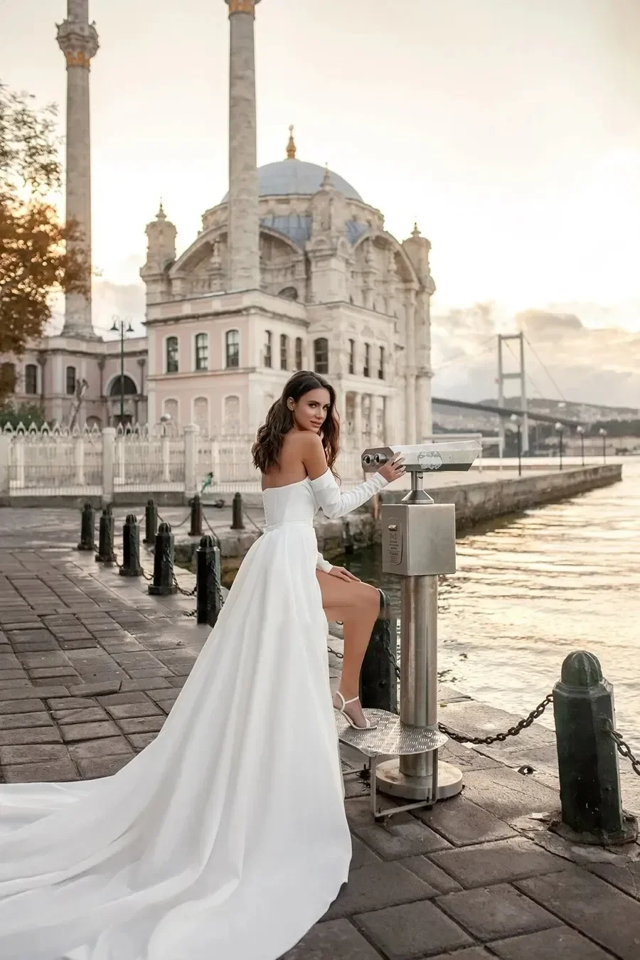 Vestido de novia Vintage de sirena con cuello Halter y tren desmontable, sin tirantes, con mangas divididas laterales, para playa y jardín, 2024