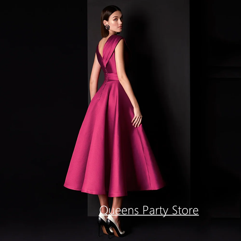 فستان قصير لأم العروس مخصص بأكمام قصيرة ورقبة على شكل V وطيات بطول الشاي على شكل حرف A من الساتان لحفلات الزفاف #2