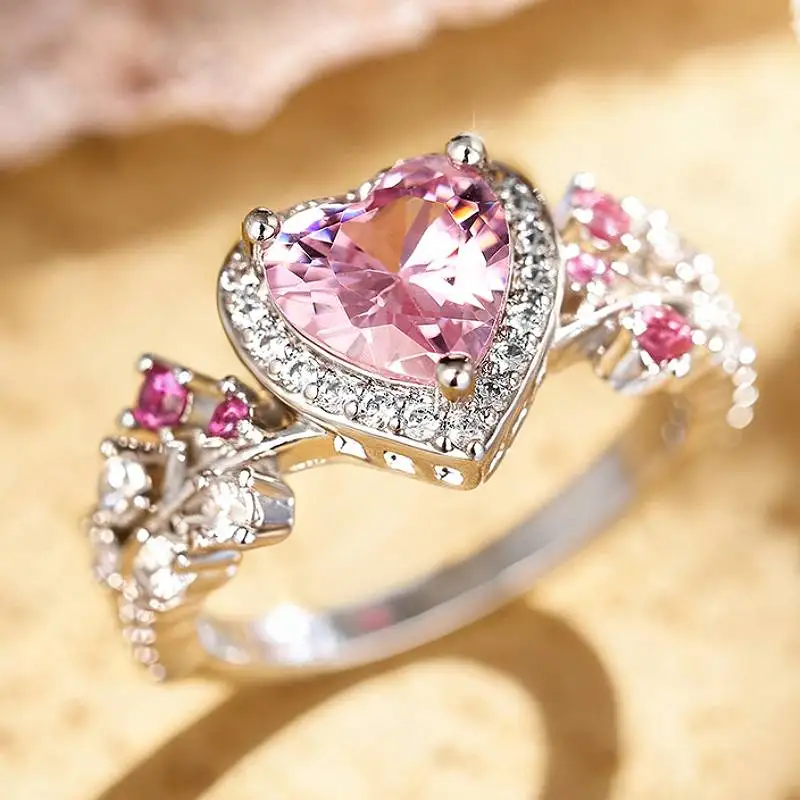 Huitan Ästhetisches Design Damenring in Silberfarbe mit Brillant-Herz und Rosa CZ, Romantischer Hochzeits- und Verlobungsschmuck