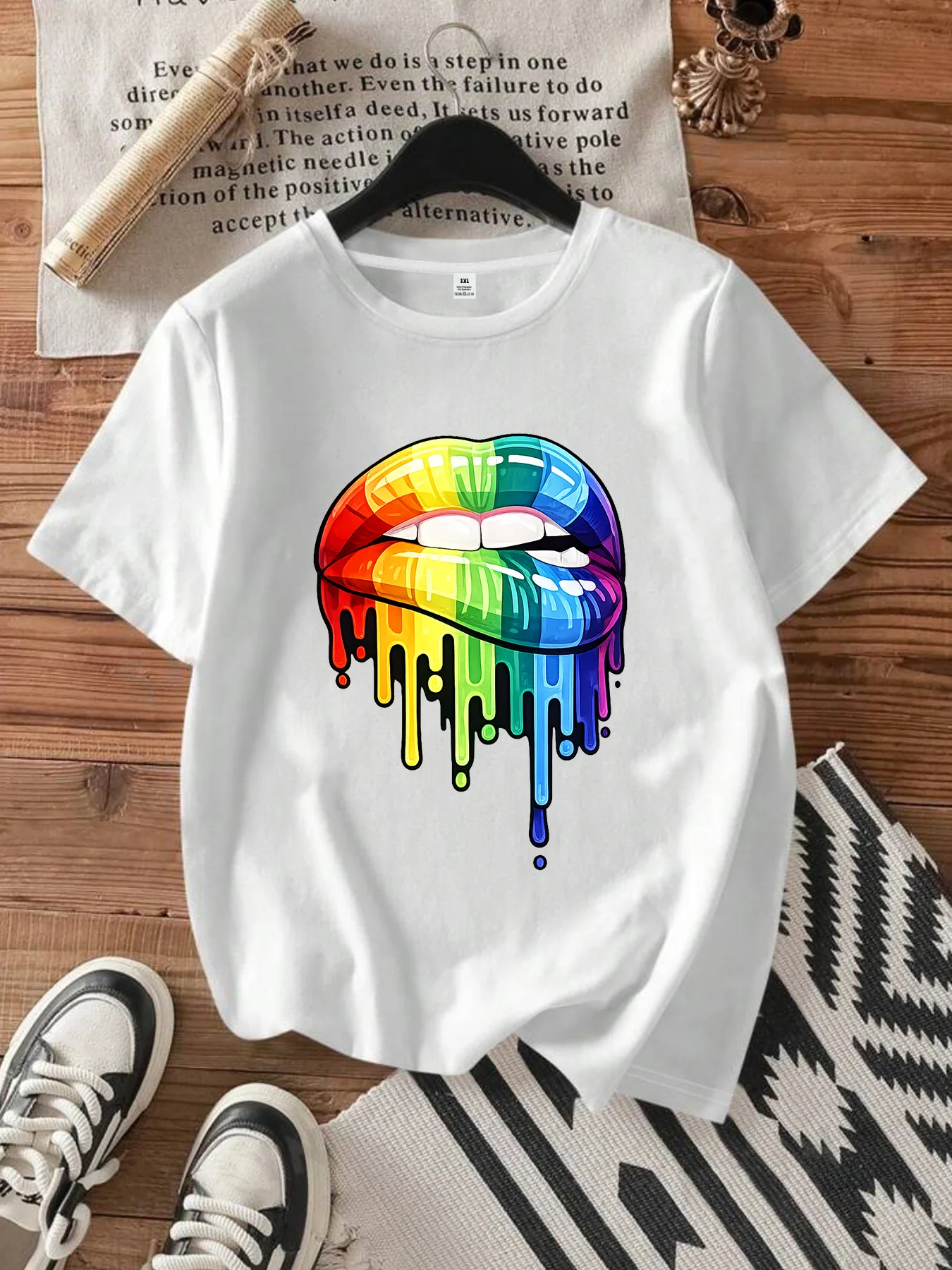 

【WDS00113】Plus size women's round neck short sleeve T-shirt with elastic half sleeves and trendy prints