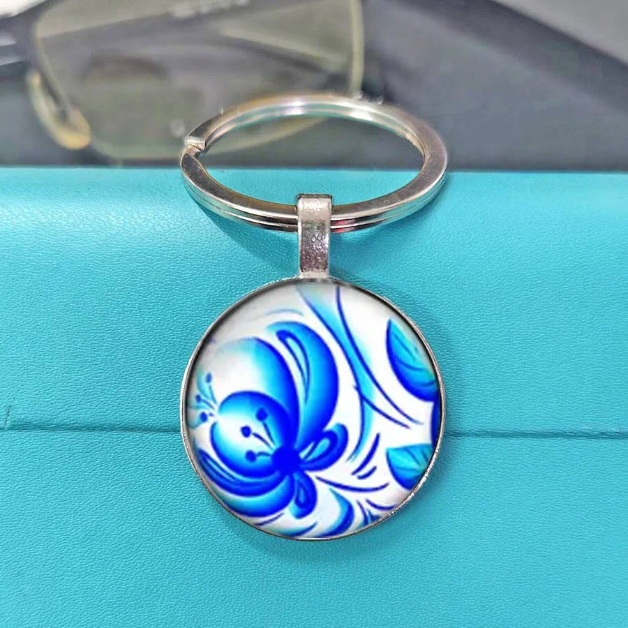 Hot Selling And Exquisite Elegant Blue Hand Drawn Floral Pattern Glass Keyring Retro Ornate Flower Art Key Holder Daily Present