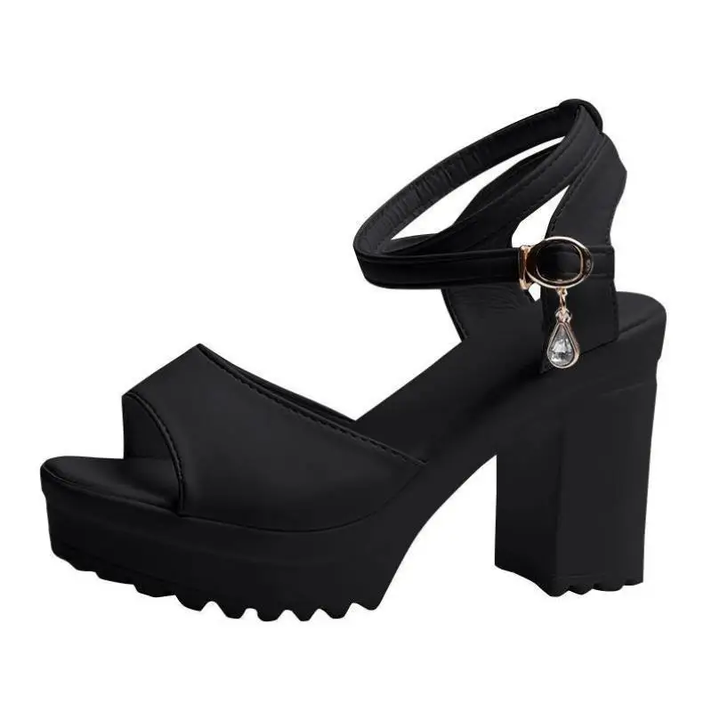 

New Sle Universal Sandals High Heels Women's Faion Single oes Ci Walk Suitable for Middle-Aged And ly