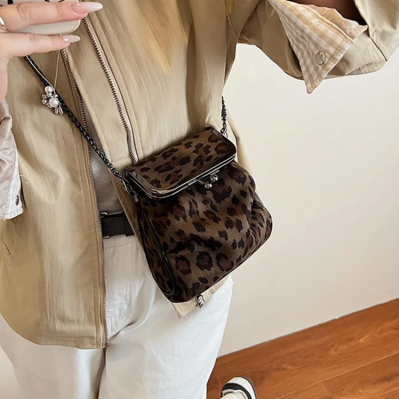 

Trendy Designer Paris Inspired Handbag Elegant Tote With Letter Logo For Women Fashion Vintage And Practical Messenger